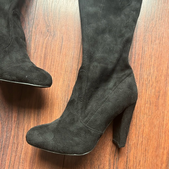 Knee High Heel Boots - Picture 3 of 4